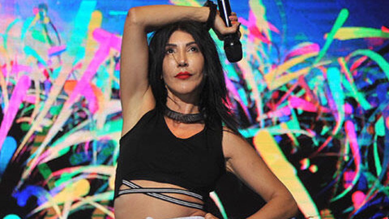 HANDE YENER'İN KORONAVİRÜS ÖNLEMLERİ