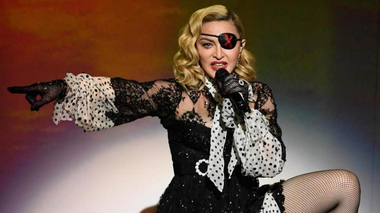 MADONNA'DAN 1,1 MİLYON DOLARLIK AŞI BAĞIŞI!